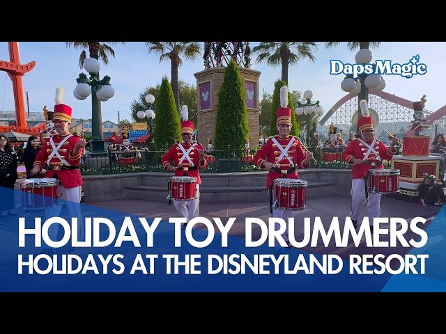 Video thumbnail for Holiday Toy Drummers | Holidays at the Disneyland Resort 4K