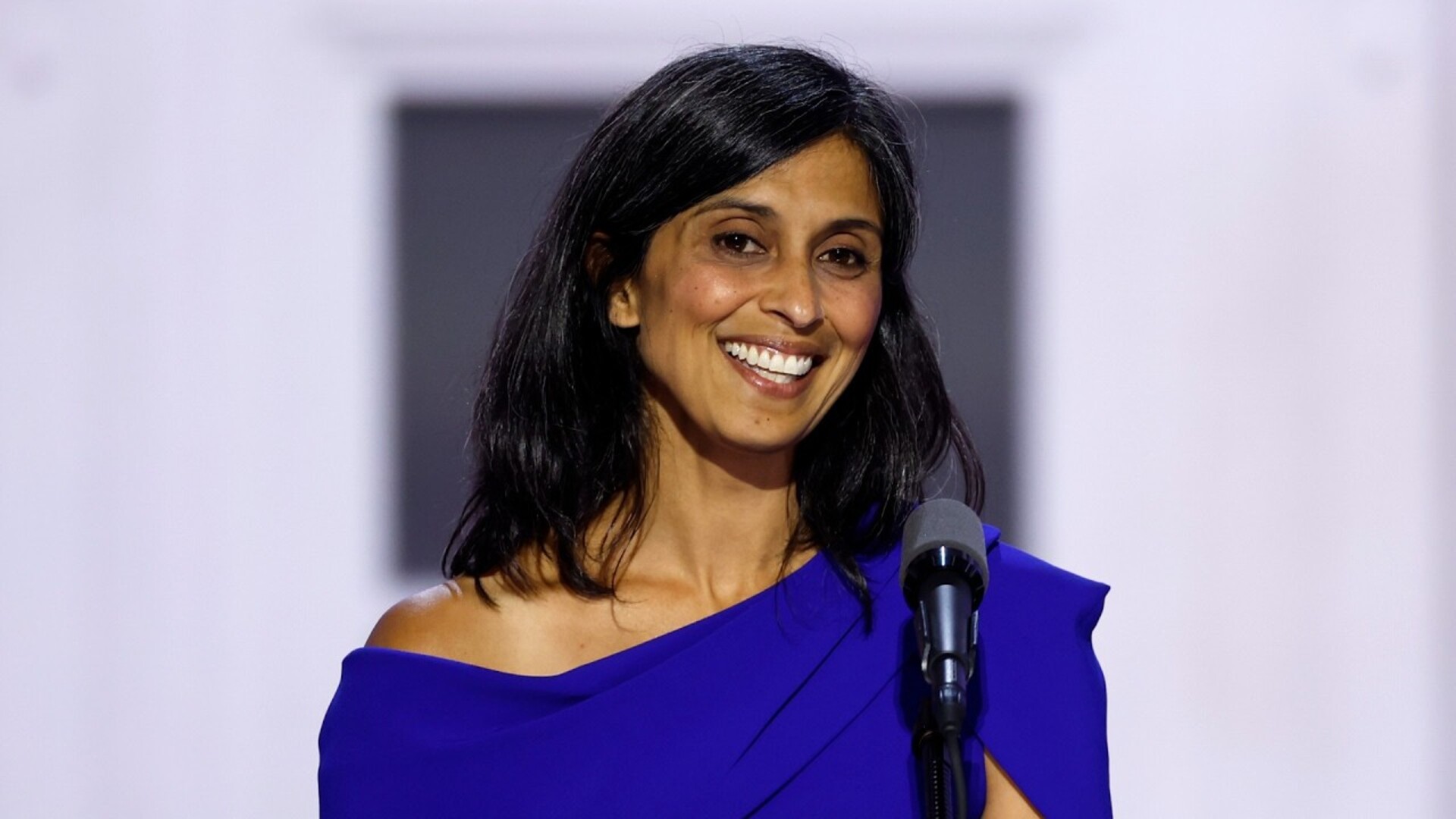 Video thumbnail for JD & Usha's Tense Behavior On India Trip Confirms Our Suspicions