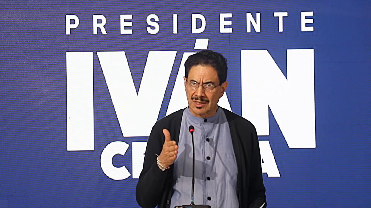 Video thumbnail for Colombia: Colombian presidential candidate Cepeda presents medical report to counter health claims (2).
