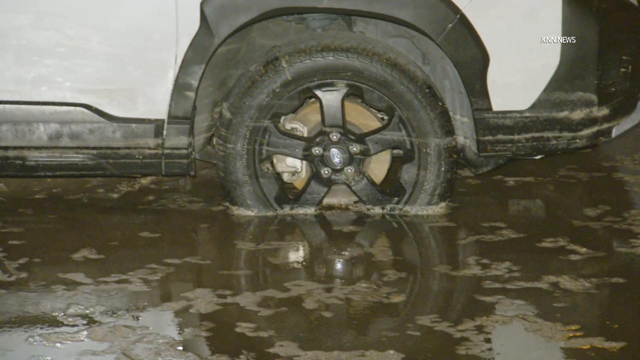 Video thumbnail for US, Los Angeles: Malibu King Tides Flood Thornhill Broome Beach Campsite.
