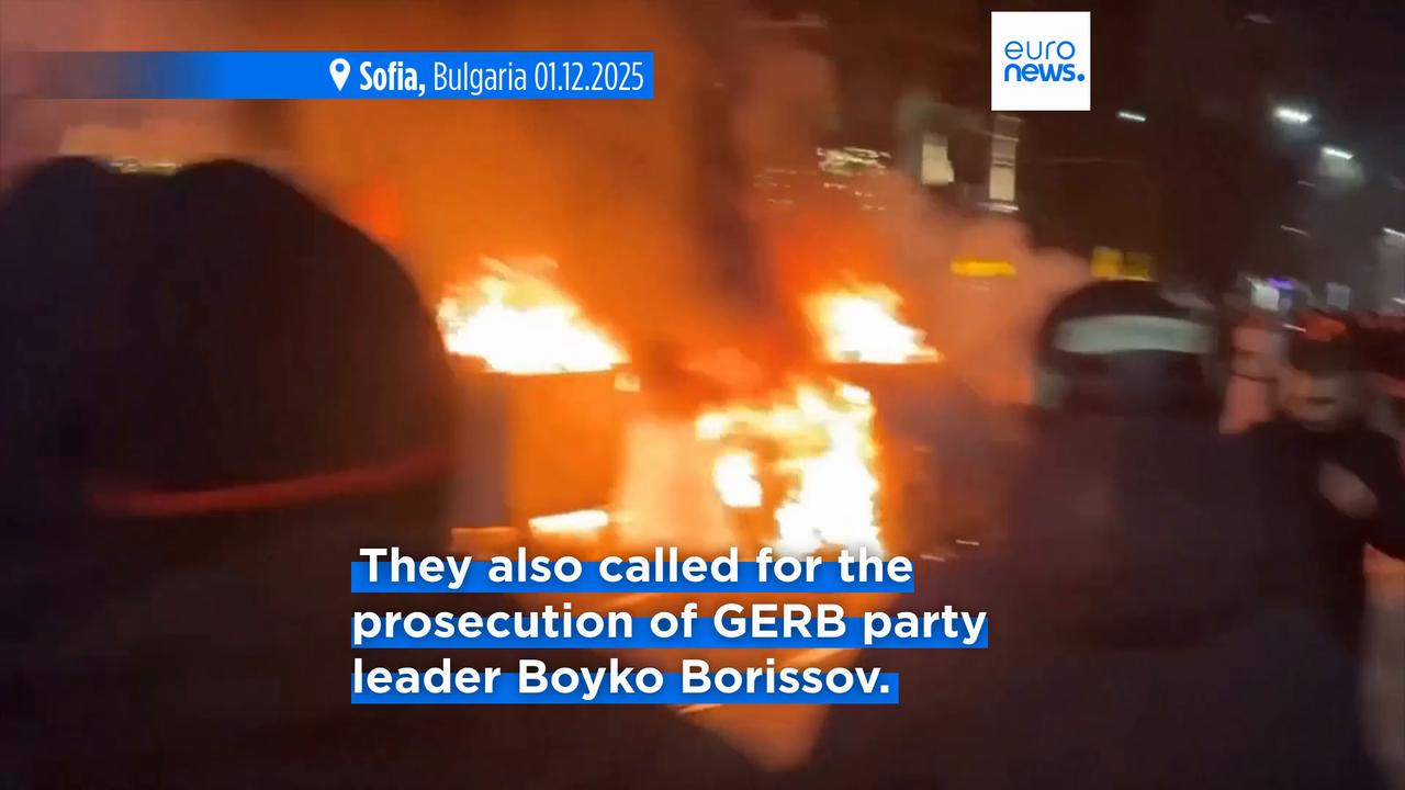Video thumbnail for Bulgaria's government fully withdraws controversial budget plan after protests
