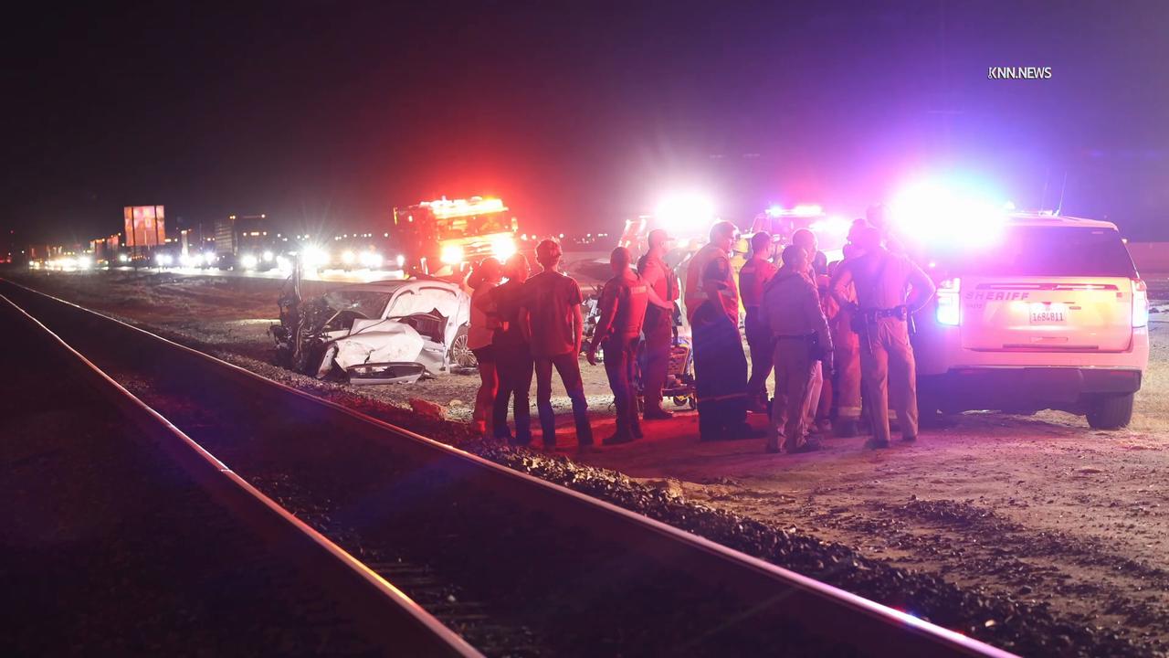 Video thumbnail for US, Bakersfield: Bakersfield 3 Killed in Wrong-Way Crash on Highway 99.