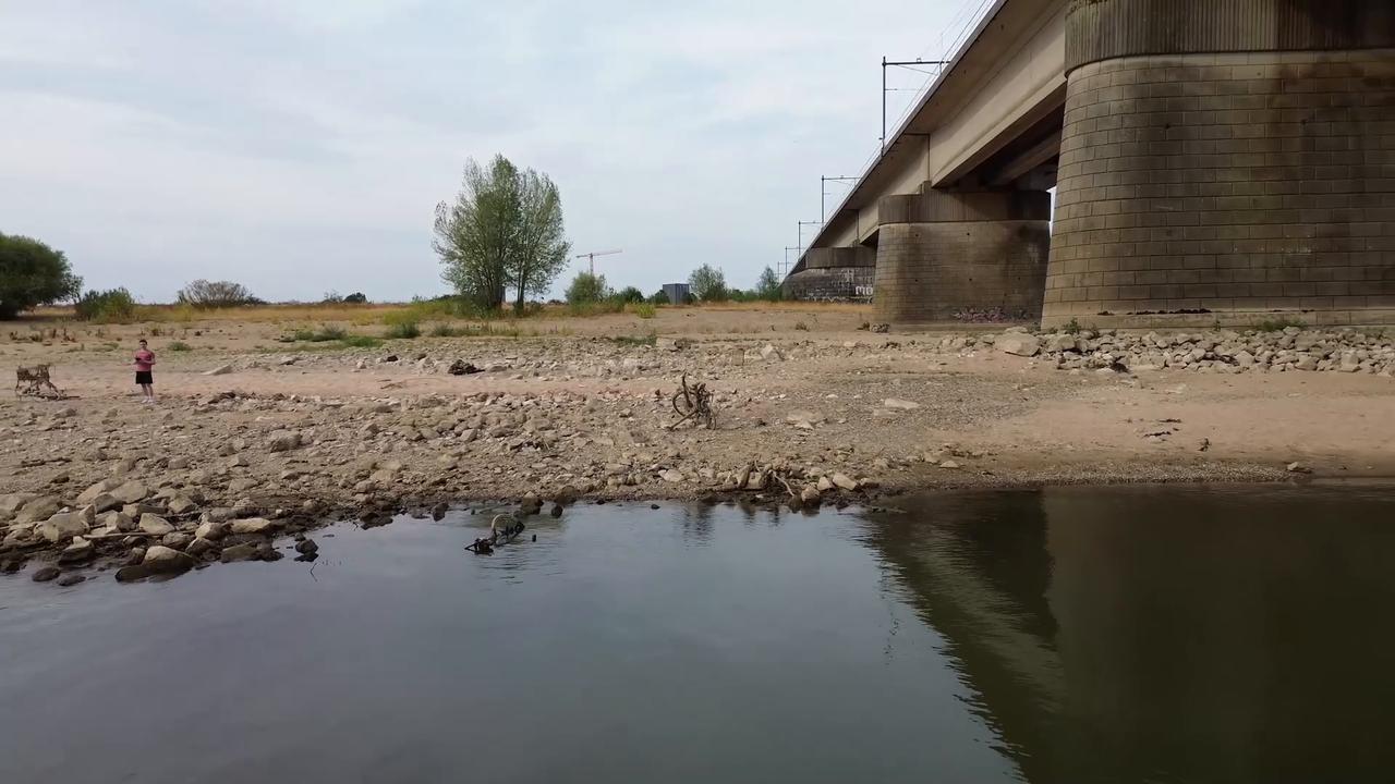 Video thumbnail for Caribbean Netherlands: Drought and falling river levels in the Netherlands.