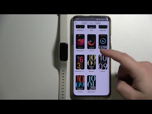 Video thumbnail for How to Change Watch Face on FITBIT Luxe - Find All Default Watch Face