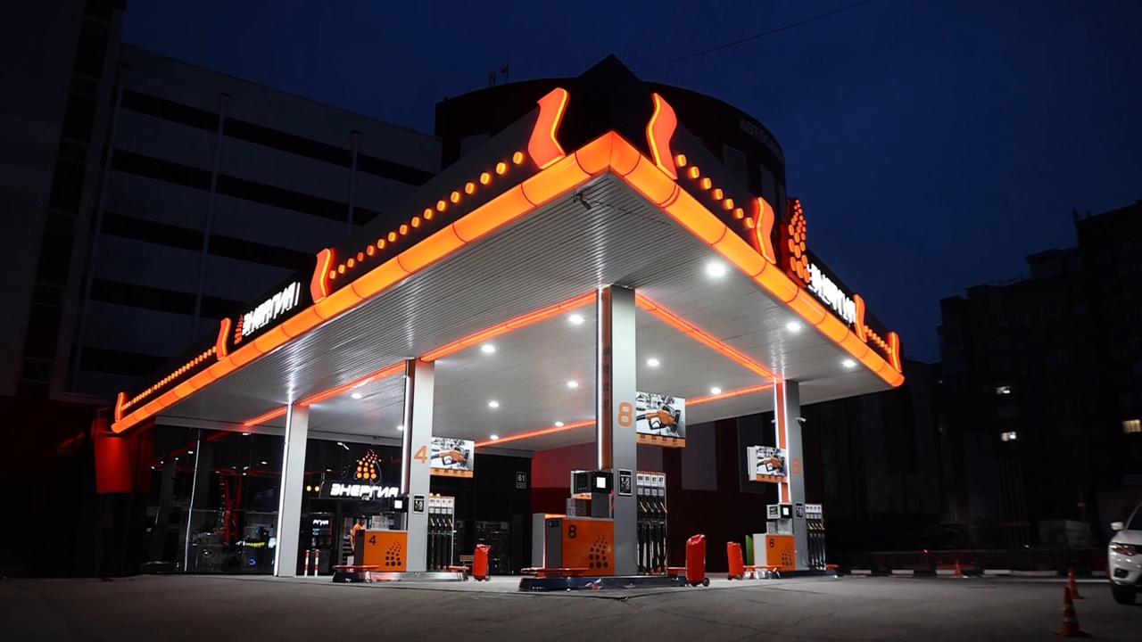 Video thumbnail for Fuel shortages spread across Russia as queues form at Siberian gas stations.