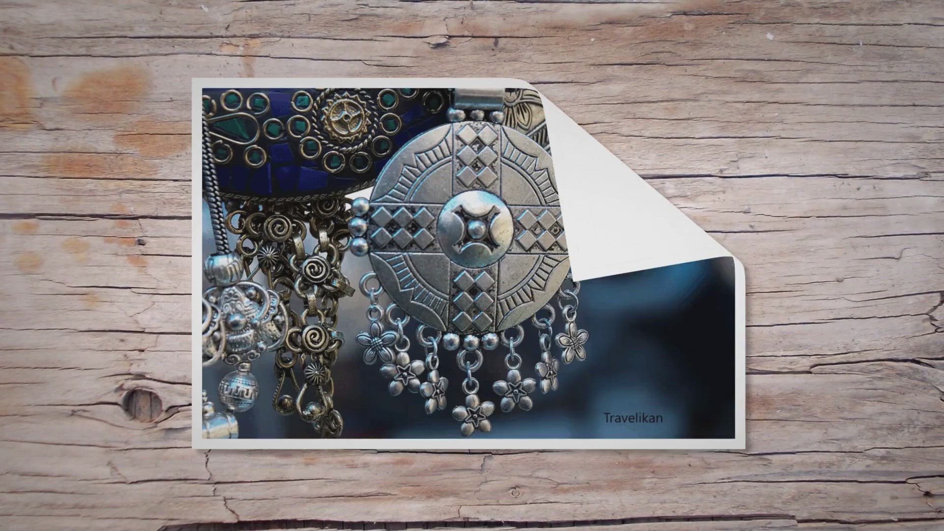 Video thumbnail for Top 10 Best Things To Buy in Delhi