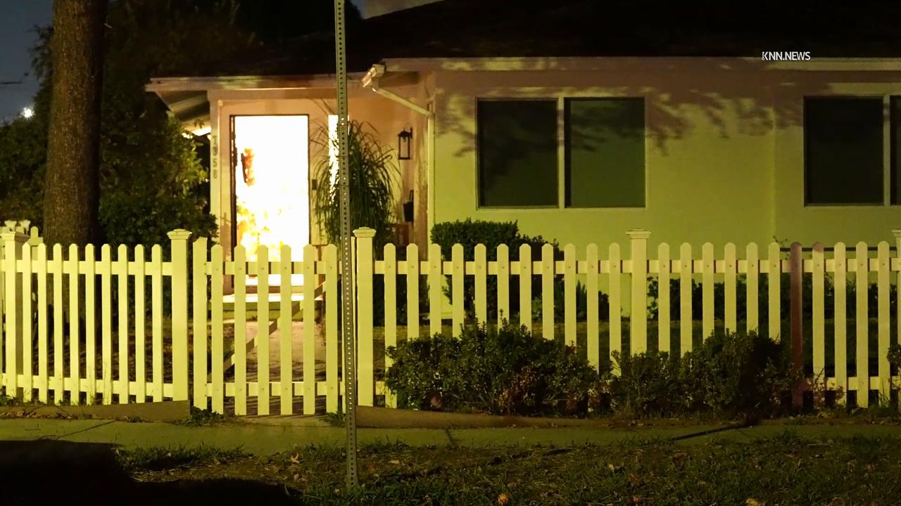 Video thumbnail for US, Los Angeles: Van Nuys Home Invasion While Baby Inside Suspects Flee Across Backyards.