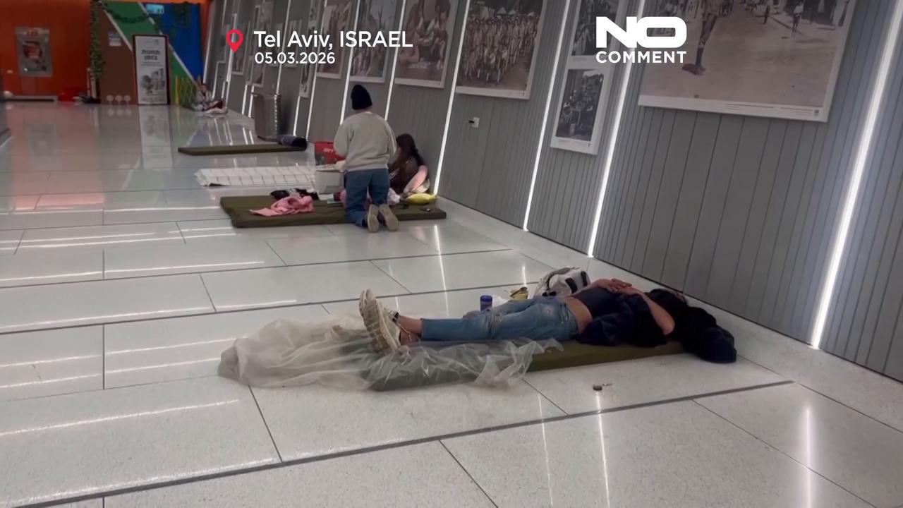 Video thumbnail for Israel: Rocket interception debris sparks fire near Tel Aviv