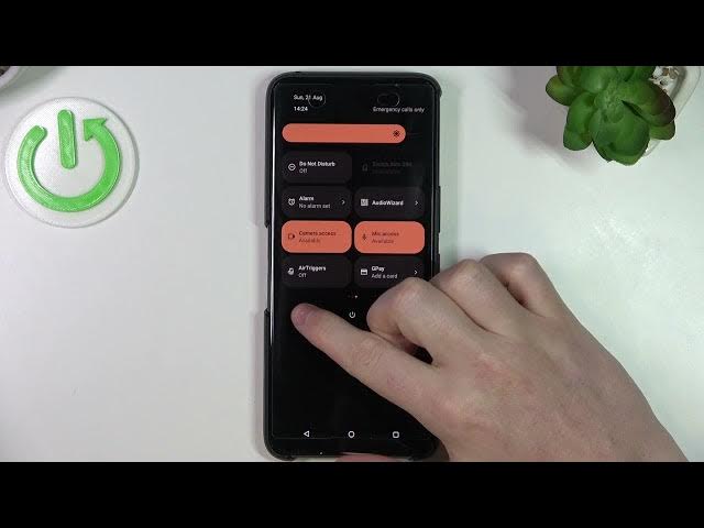 Video thumbnail for How to Edit Notification Panel Shortcuts on Asus ROG Phone 6 - Adjust shortcut icons