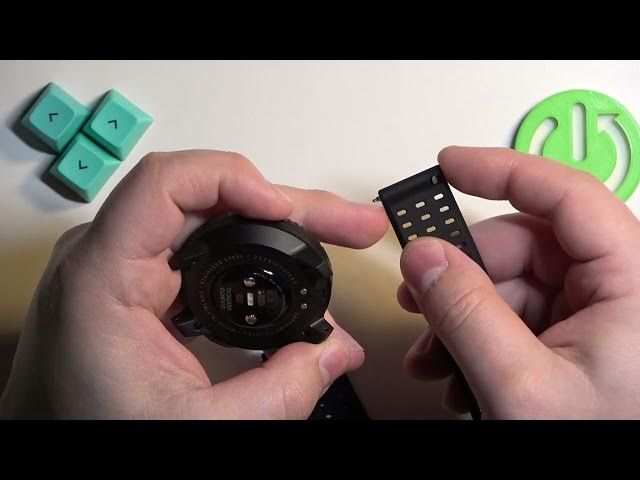 Video thumbnail for How to Change Straps on SUUNTO Vertical