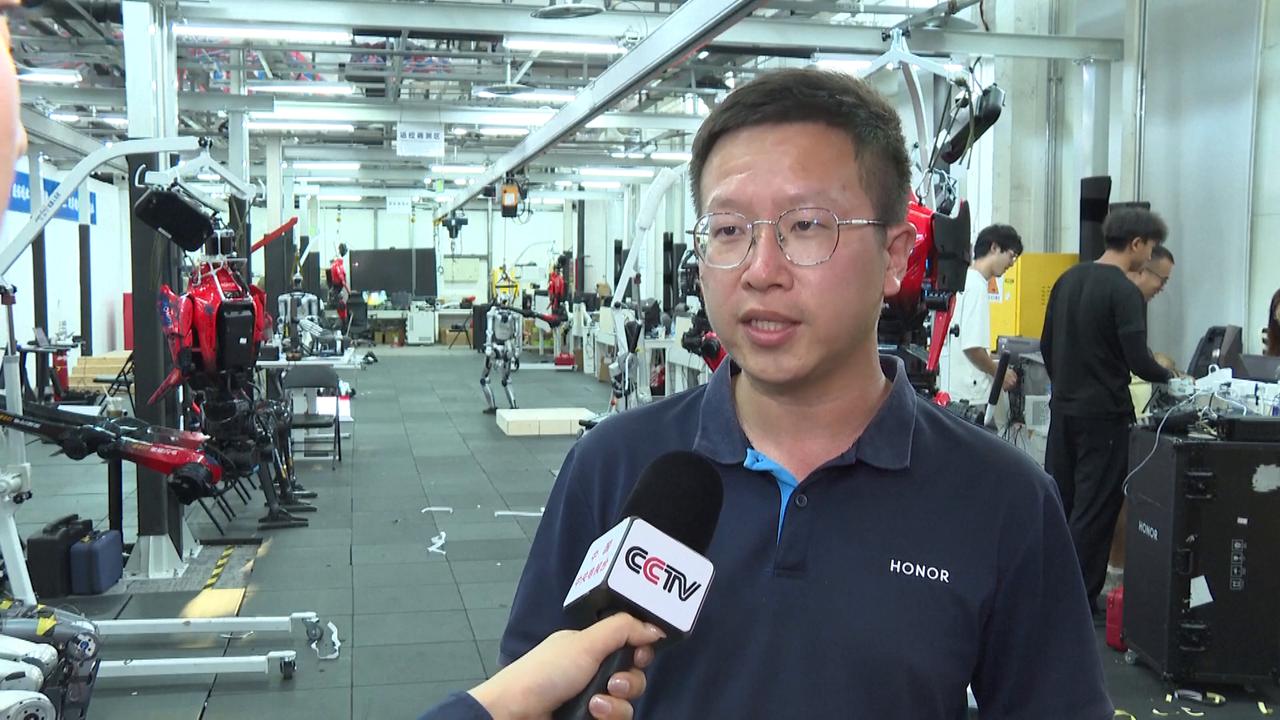 Video thumbnail for China: Chinese humanoid robot runner 'Flash' on track for World Games glory.