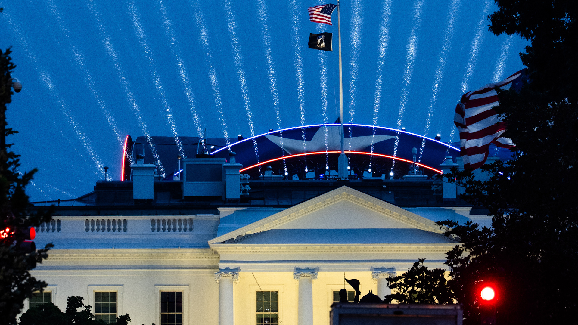 Video thumbnail for A $60M UFC spectacle is taking shape on the White House lawn