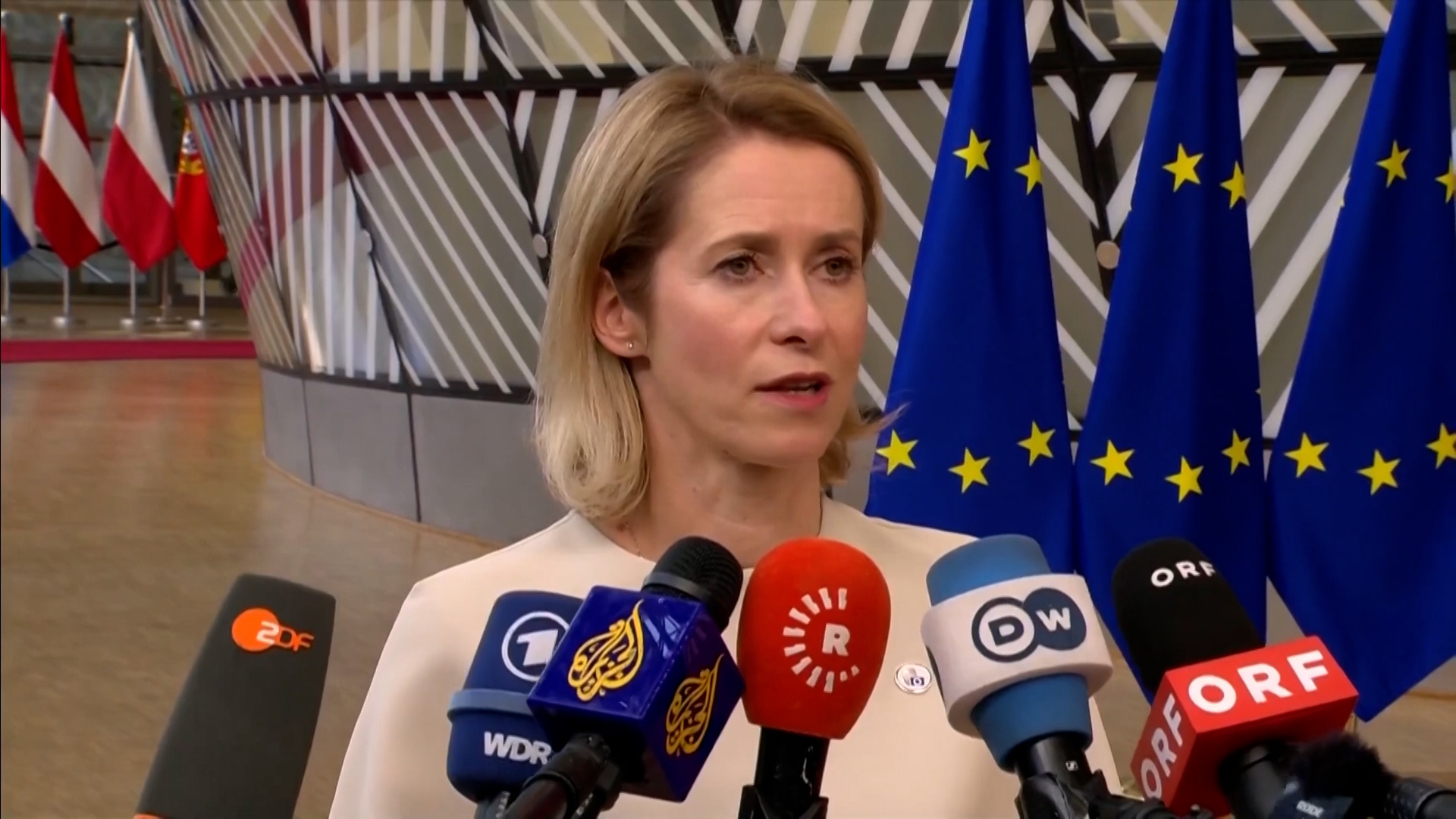 Video thumbnail for EU won't lift key Iran sanctions until formal nuclear deal reached