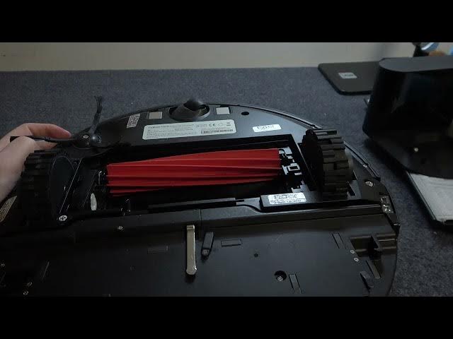 Video thumbnail for How To Remove & Replace Main Rotating Brush On Roborock S8