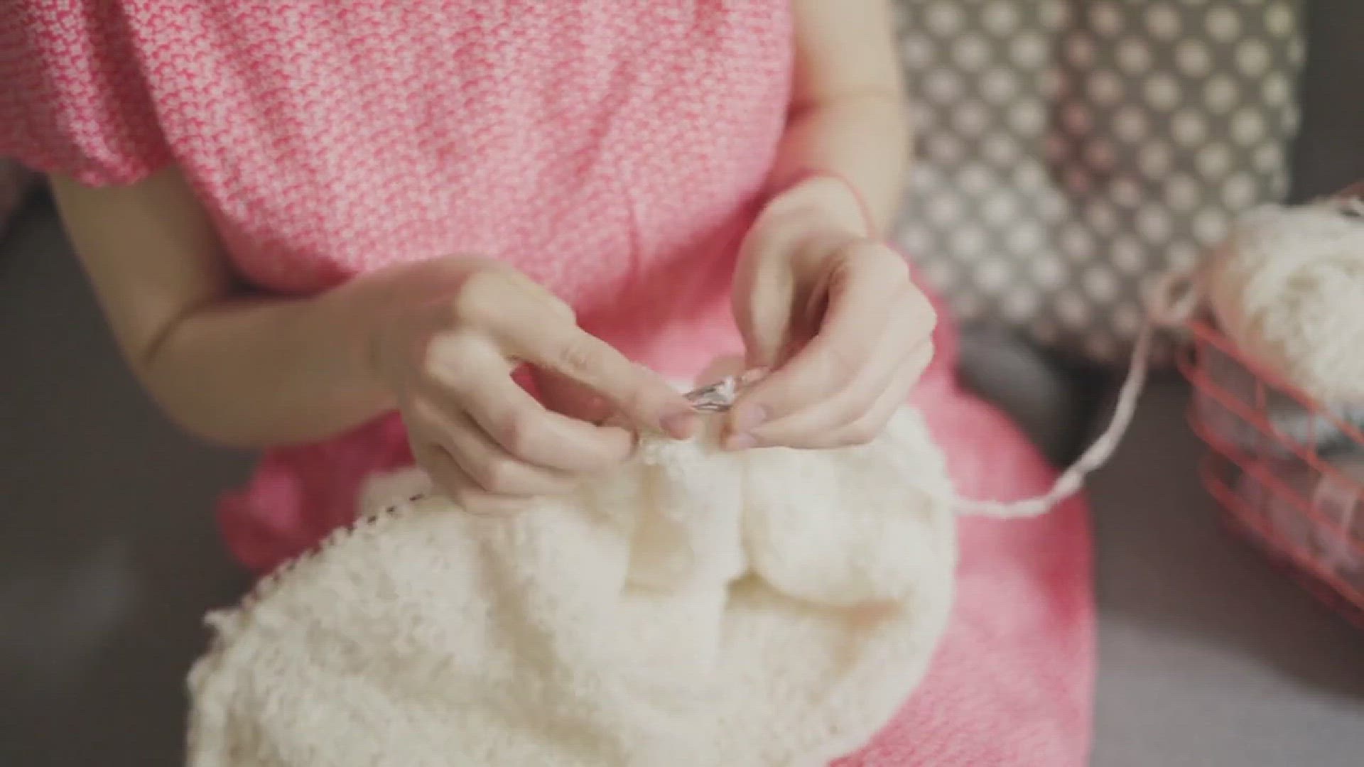 'Video thumbnail for How to Knit the Moss-Stitch'