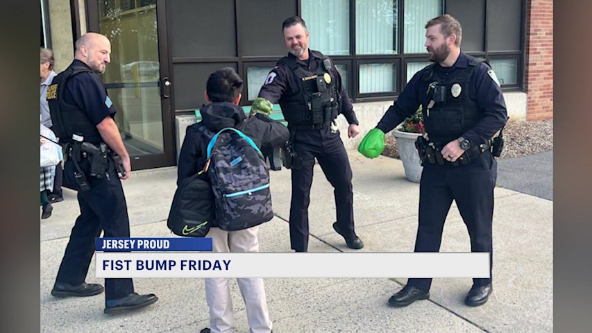Video thumbnail for Jersey Proud: Fist bump Friday brings smiles to Phillipsburg schools