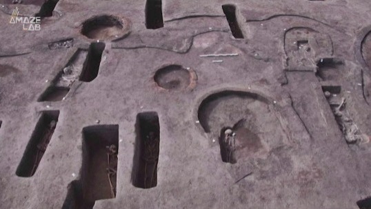 Video thumbnail for Behind the tombs: insights into two ancient eras