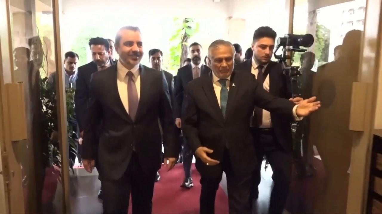 Video thumbnail for Pakistan: Pakistan's foreign minister hosts Syrian counterpart in Islamabad.