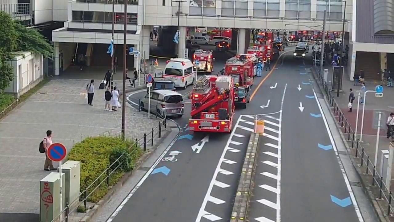 Video thumbnail for Japan: Three Hospitalized After Suspected Spray Incident on JR Tokaido Line in Kawasaki.