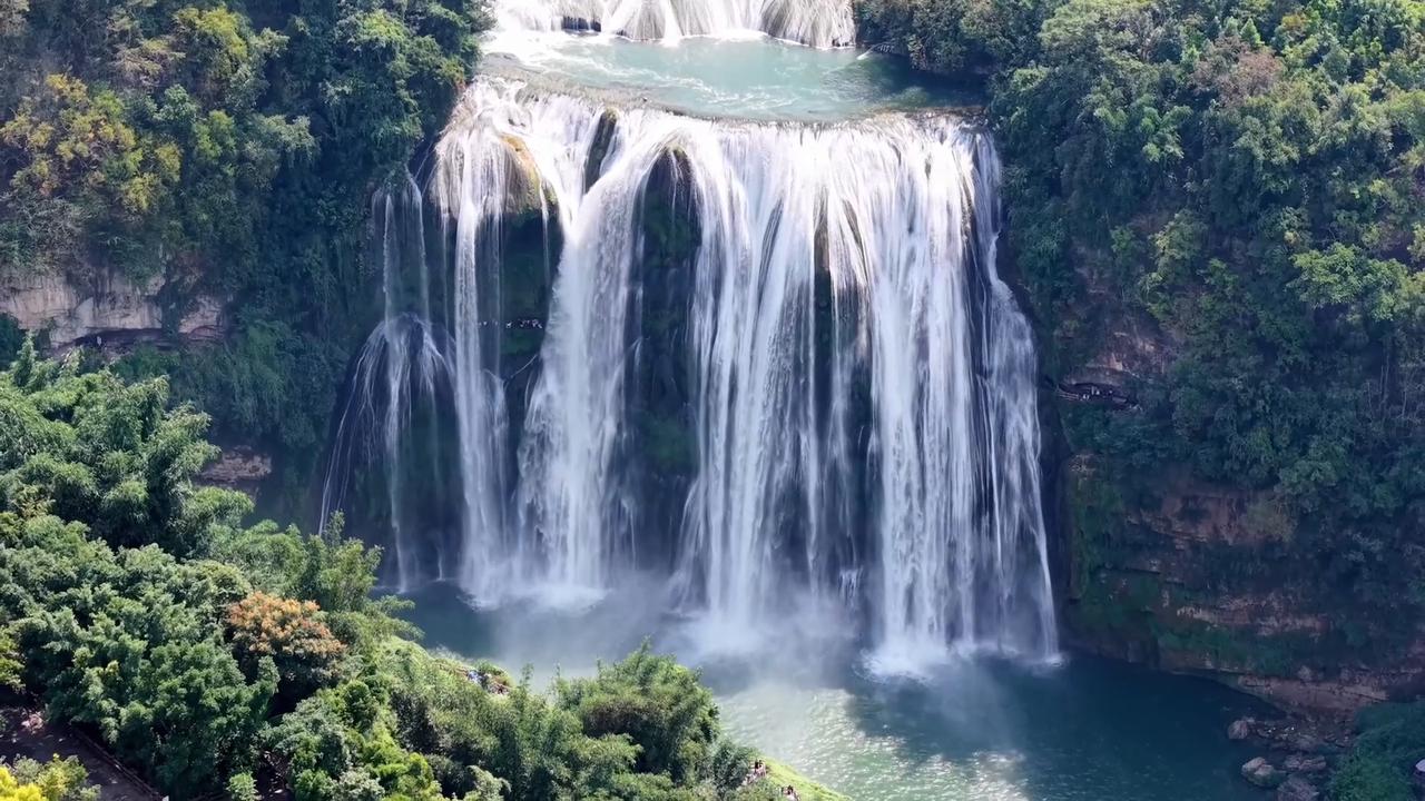 Video thumbnail for China: Huangguoshu Waterfall.