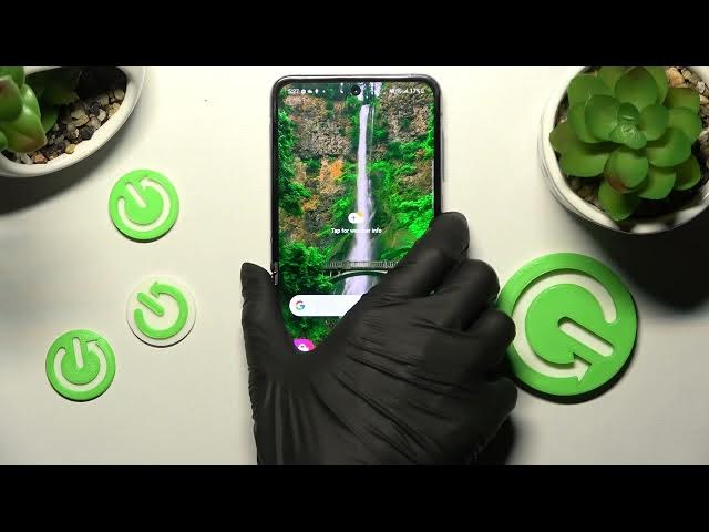 Video thumbnail for How to Set Up Face Unlock on Samsung Galaxy Z Flip4 - Add Face Recognition