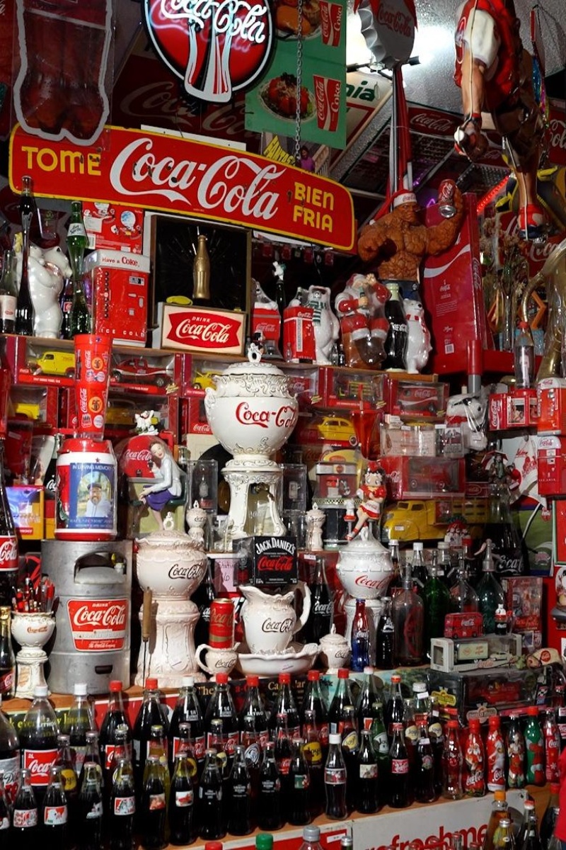 Video thumbnail for Largest collection of Coca-Cola memorabilia - 7,099 items by Bardo and Olga Cuellar
