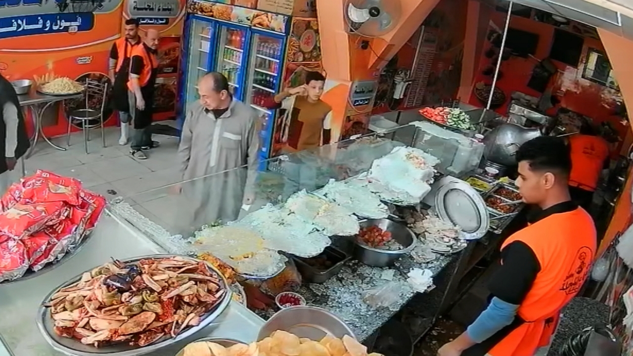 Video thumbnail for Glass Counter Shatters Suddenly in Egyptian Restaurant