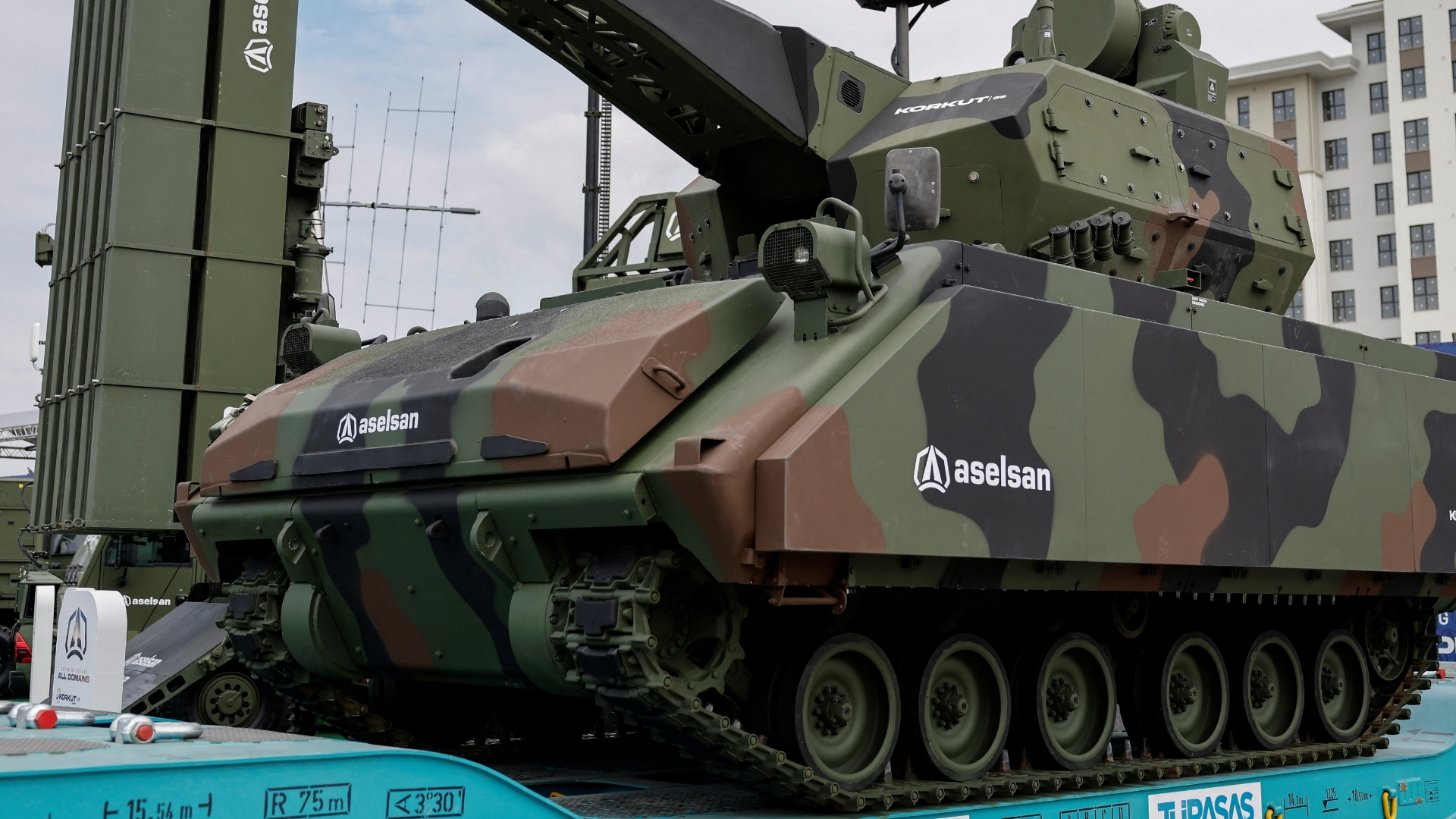 Video thumbnail for Istanbul exhibition: Defence & aerospace fair showcases latest technology