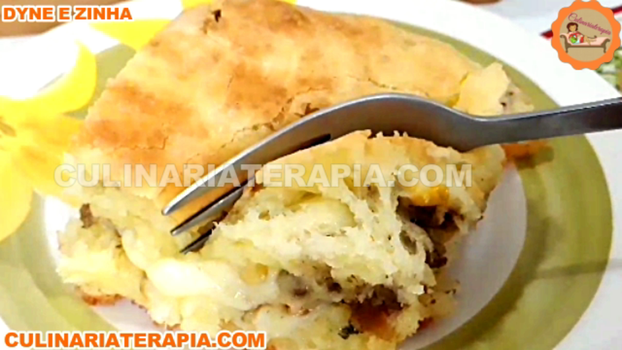 'Video thumbnail for Aprenda Como Fazer Torta Pão de Queijo de Liquidificador Com Mussarela e Carne de Especialista'
