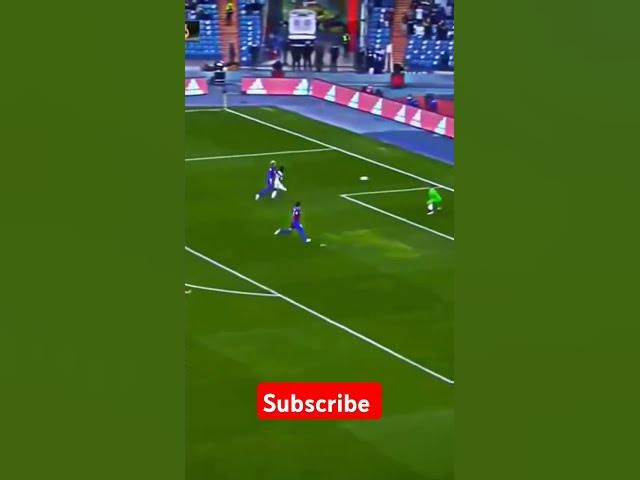 Video thumbnail for هدف فينيسيوس جونيور ضد برشلونة | نهائي كأس السوبر الإسباني 🤍🔥