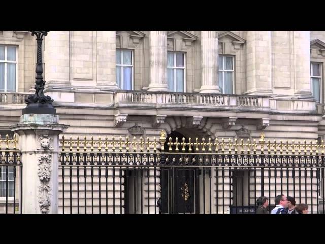 Video thumbnail for Buckingham Palace London (and London 2012 Olympics Triathlon)