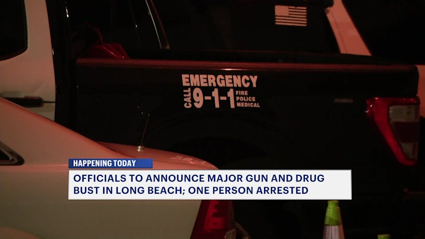 Video thumbnail for Long Beach raid uncovers arsenal of illegal guns, drugs and more than $100K in cash