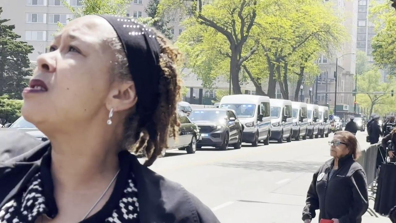Video thumbnail for US: Funeral Honoring Slain Chicago Police Officer John Bartholomew 3.