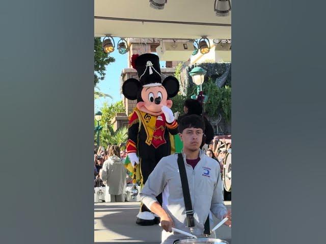 Video thumbnail for Drum Major Mickey Mouse!