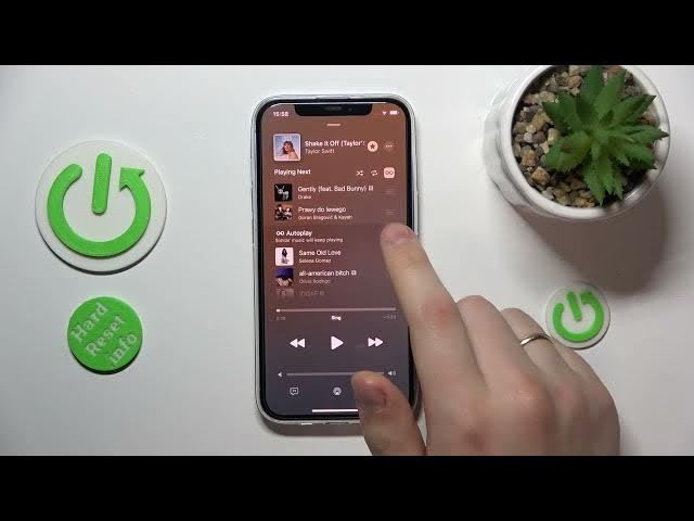 Video thumbnail for How to Queue Songs on Apple Music
