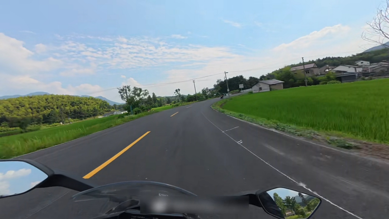 Video thumbnail for Motorcycle Rider Loses Control and Hits Tree in Anhui, China