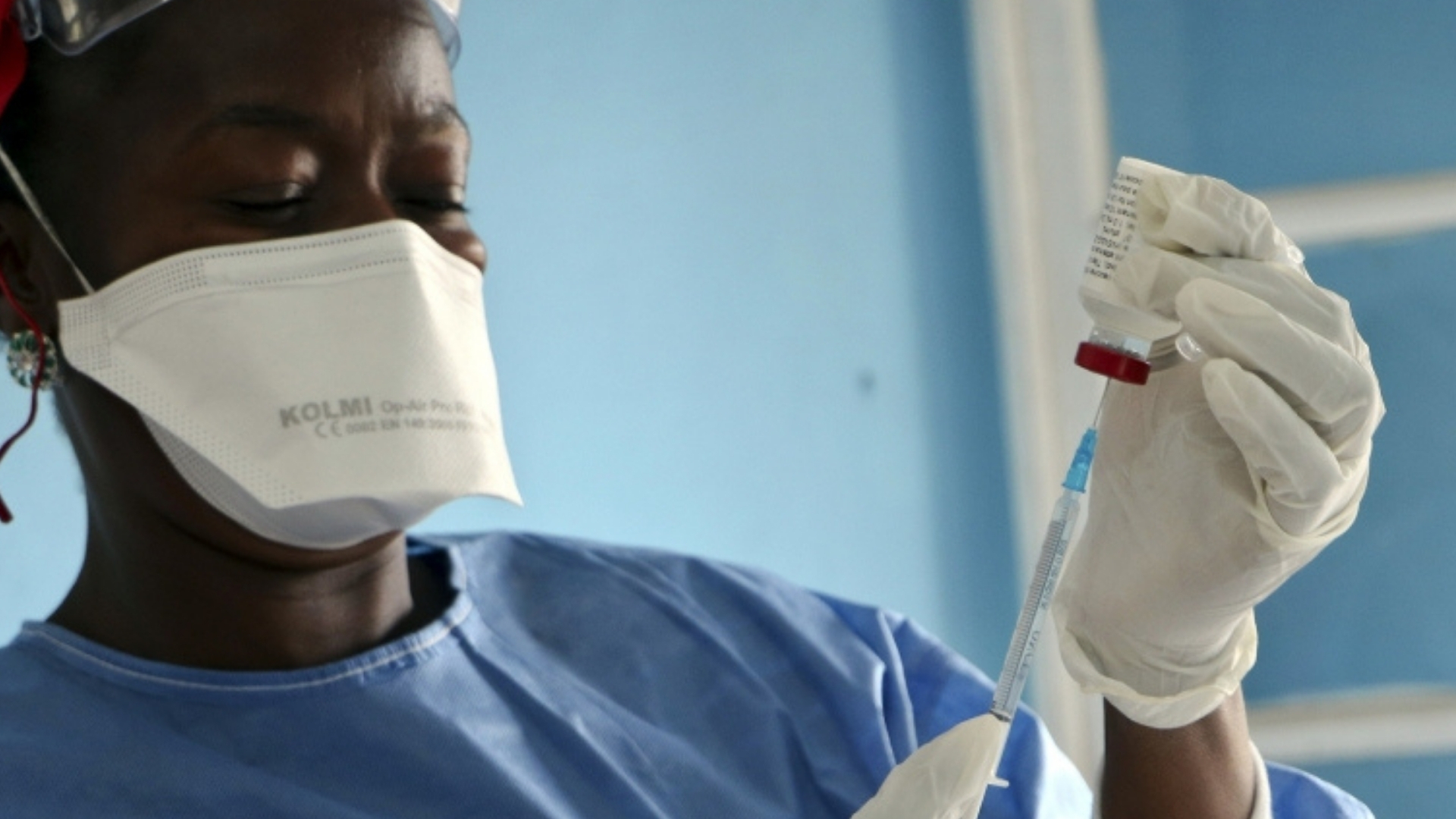 Video thumbnail for DR Congo Ebola outbreak: US sends experimental medicine and testing kits
