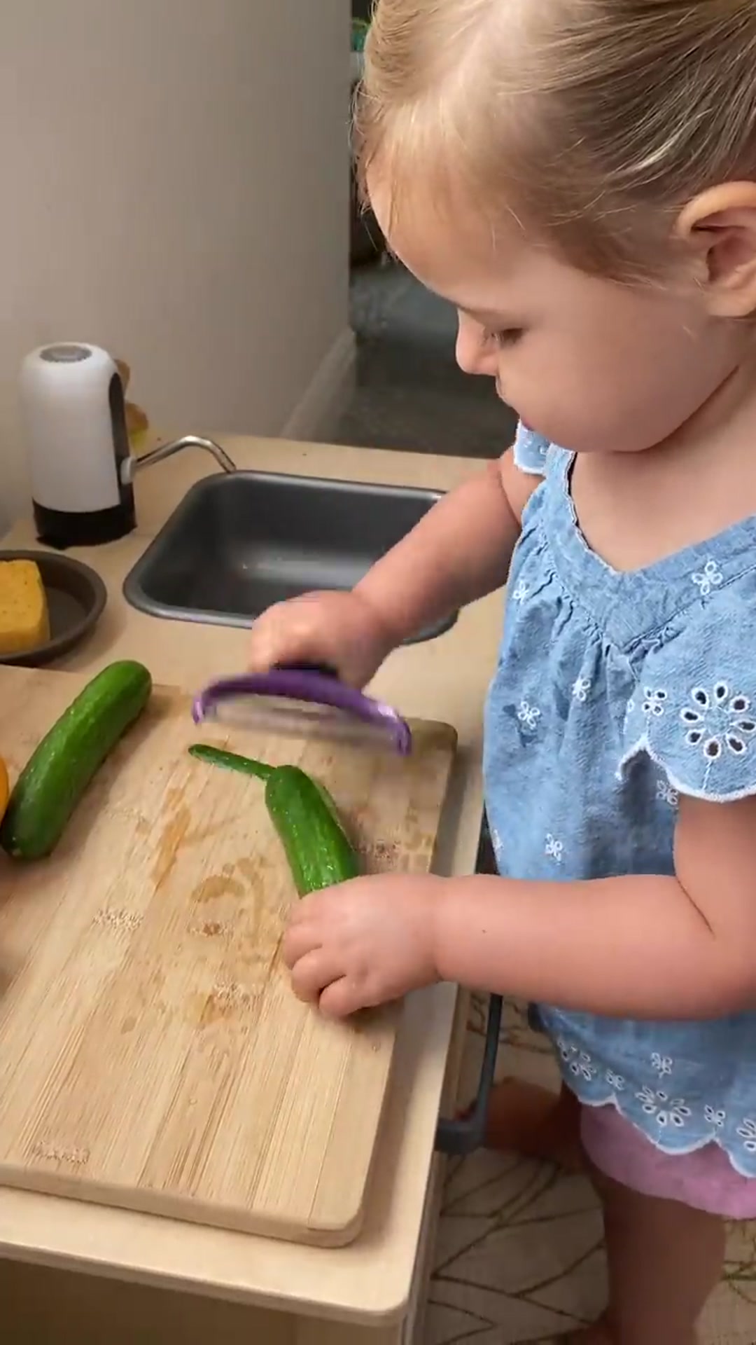 Video thumbnail for 2 Year Old Makes A Snack   Cleans Up(720P HD)