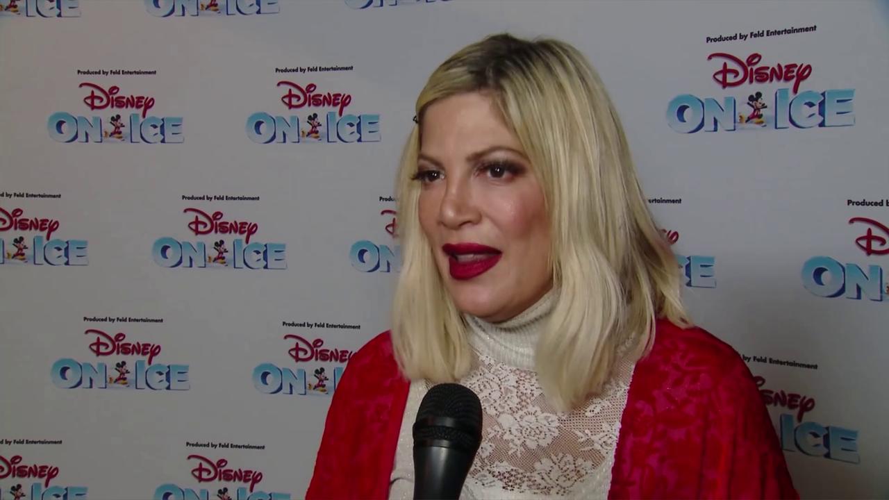 Video thumbnail for UNCAPTIONED: Tori Spelling cried more over Shannen Doherty's death than father Aaron Spelling's.