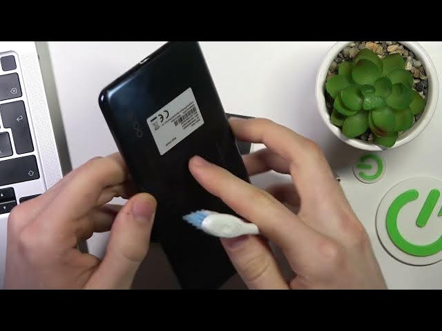 Video thumbnail for How to Clean USB OPPO Reno 8T by Using Household Items?