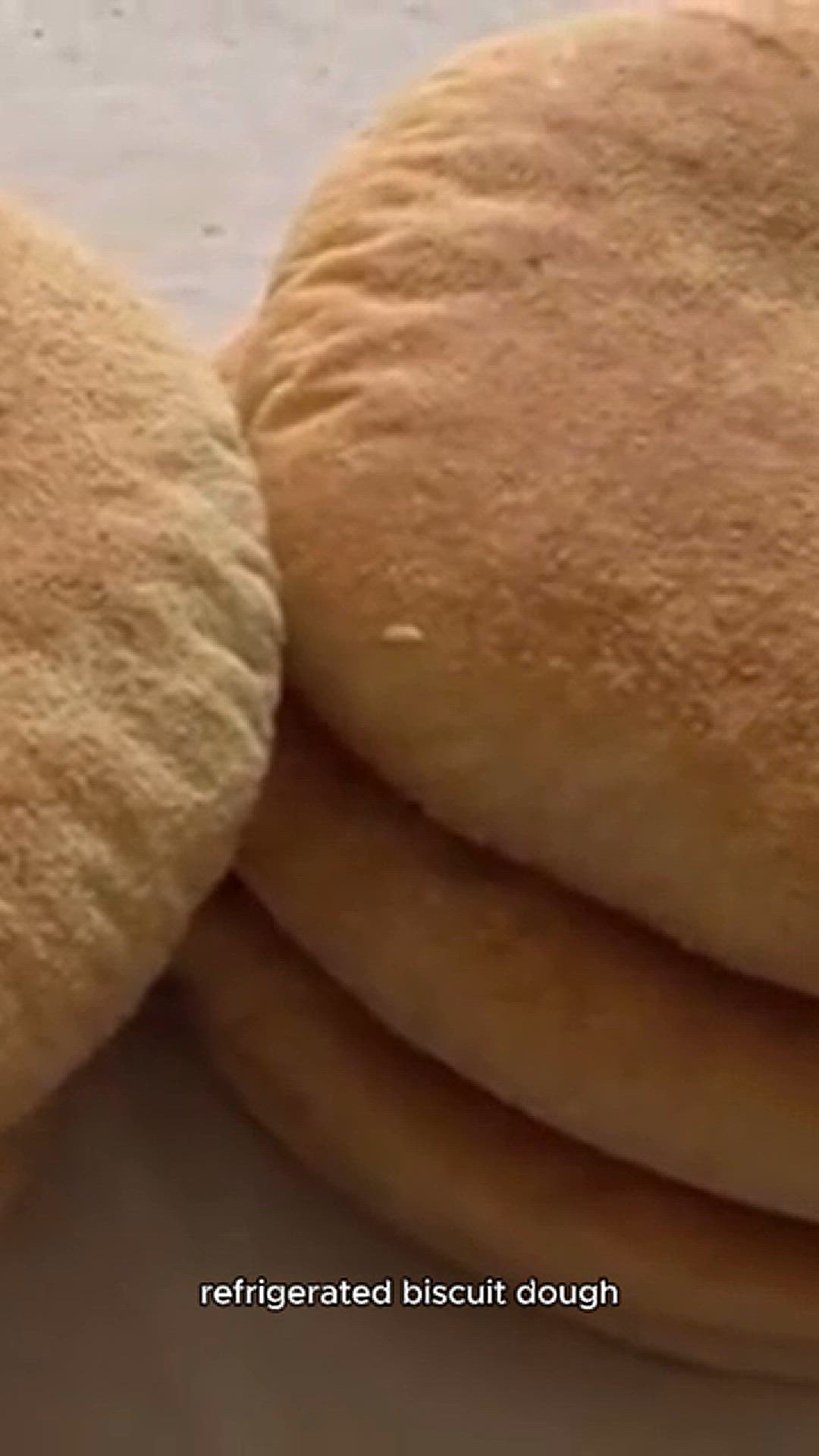 Video thumbnail for Caramel-Pecan Monkey Bread