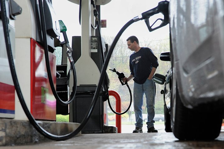 Video thumbnail for NJ gas prices hit four-year high as global conflict and seasonal demand surge