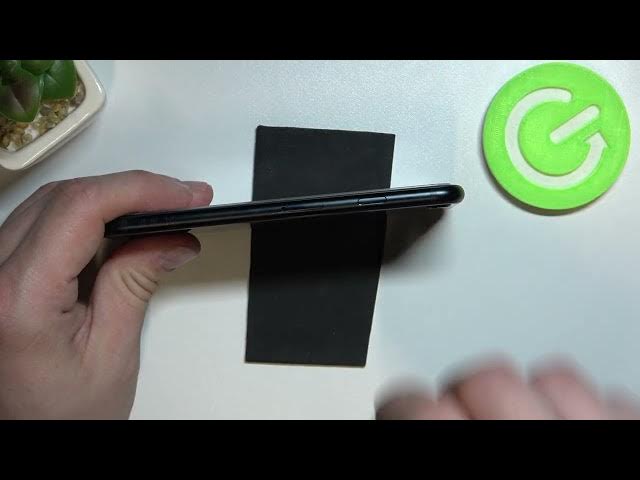 Video thumbnail for Does iPhone SE 2022 have SD Card Slot?