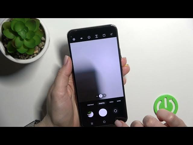 Video thumbnail for How to Change Volume Button Camera Function on SAMSUNG Galaxy S22+