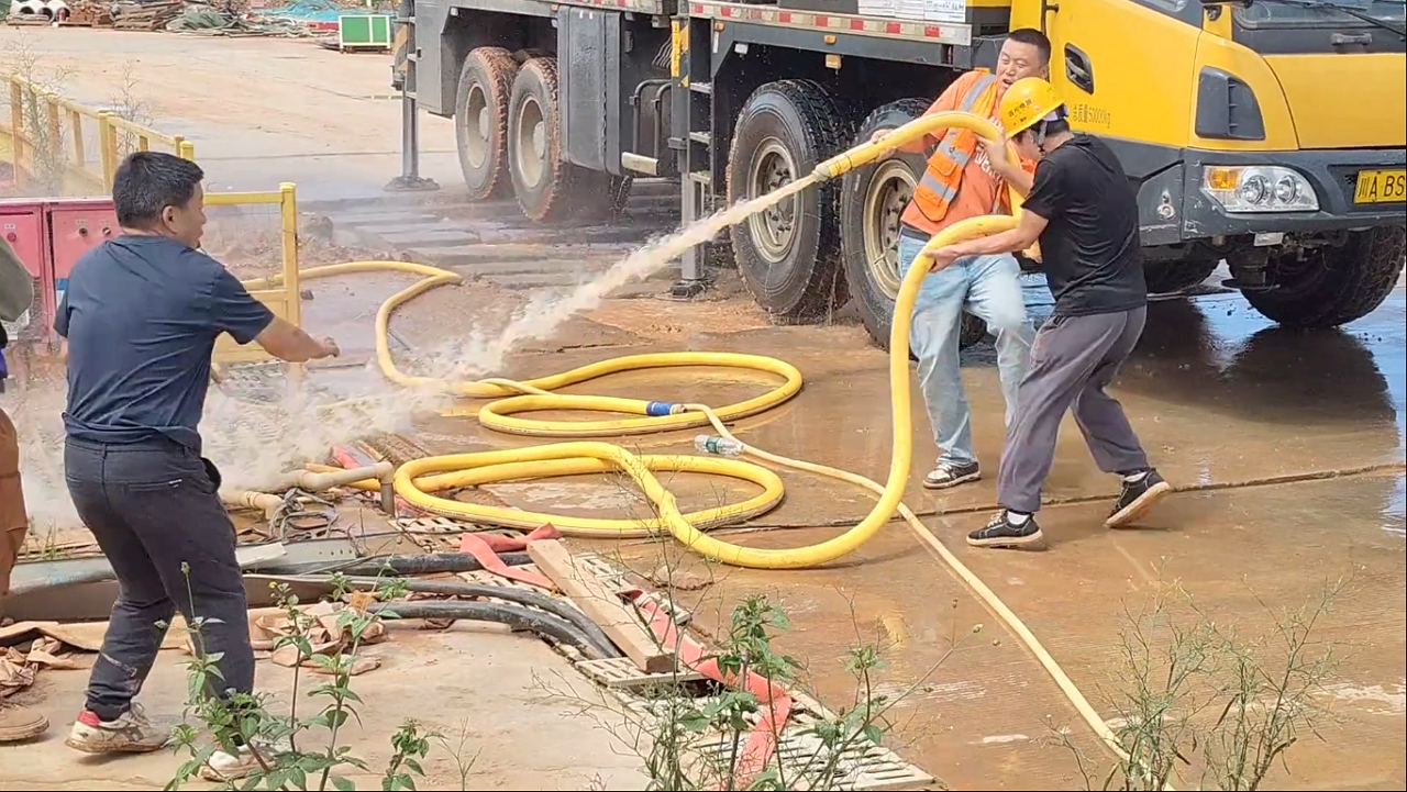 Video thumbnail for Men Battle Wild Water Jet in Sichuan!