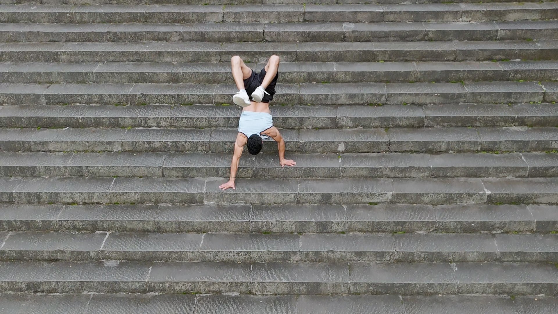 Video thumbnail for Fastest time to descend 100 steps walking on hands - 44.71 by Hari Chandra Giri