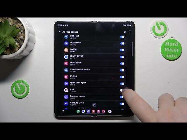 Video thumbnail for How to Install Packing / Unpacking App in SAMSUNG Galaxy Z Fold 5 – Rar & Zip App