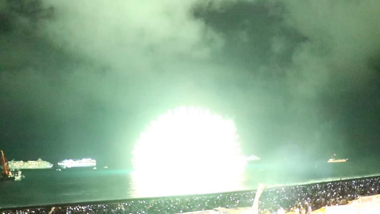 Video thumbnail for Japan: Fireworks at central Japan beach.