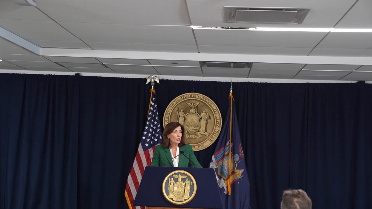 Video thumbnail for Governor Hochul holds roundtable and press briefing on AI Workforce Impacts.