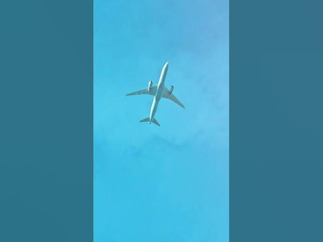 Video thumbnail for Air Canada Boeing 787 from London to Montreal #london #planespotting #heathrowspotting #loveplanes